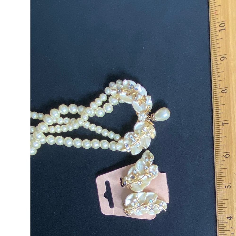 Pearl Necklace & Matching Leaf Clip On Earrings Set Rhinestone Accents Gold Tone